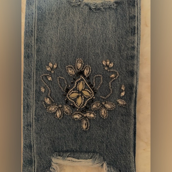Zara Basic Z1975 Denim Jeans with Embellishments and Frayed Hem • Size 4 - Picture 5 of 14